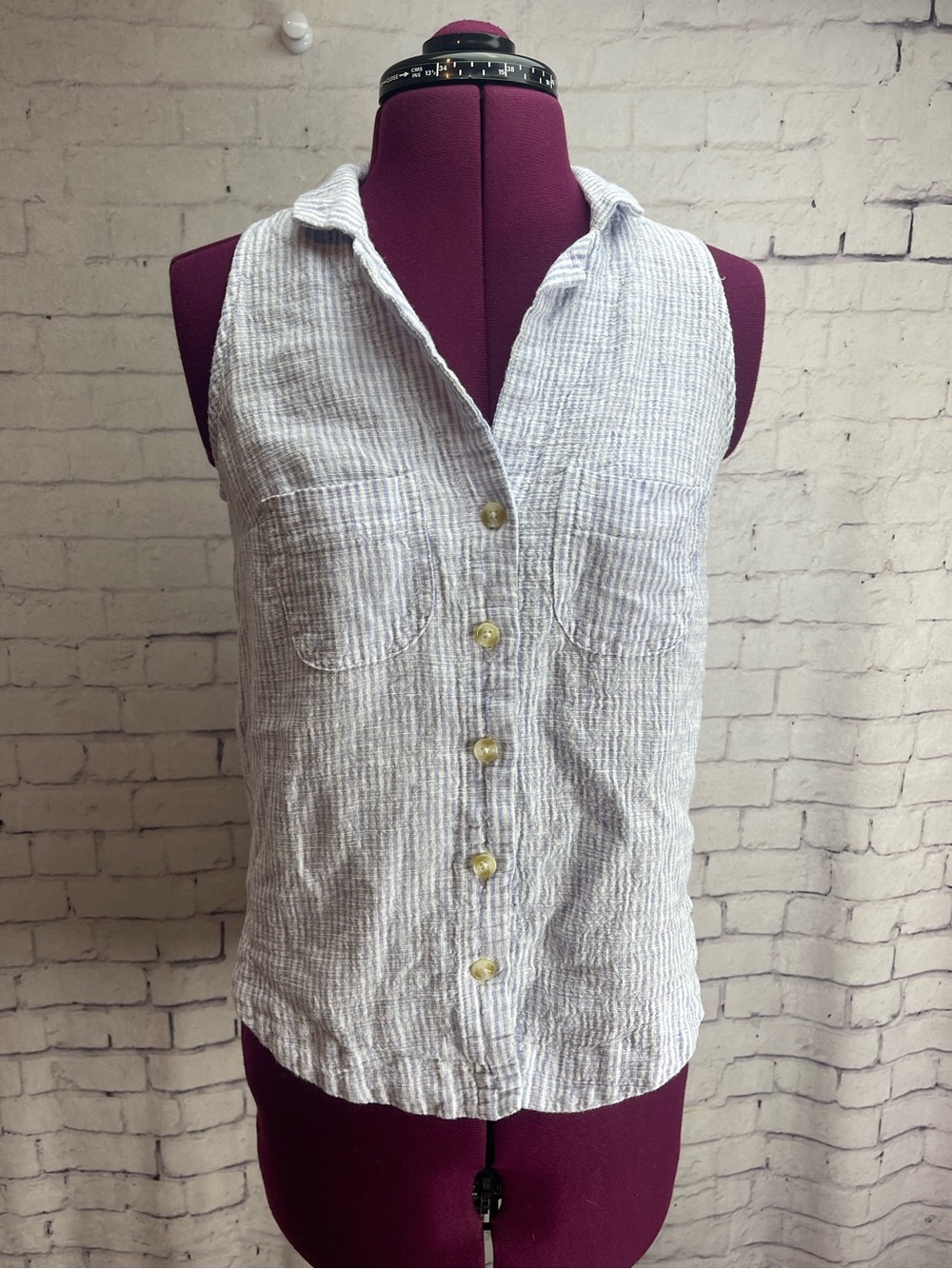 Maeve by Anthropologie size 2 blue and white striped linen blend sleeveless top